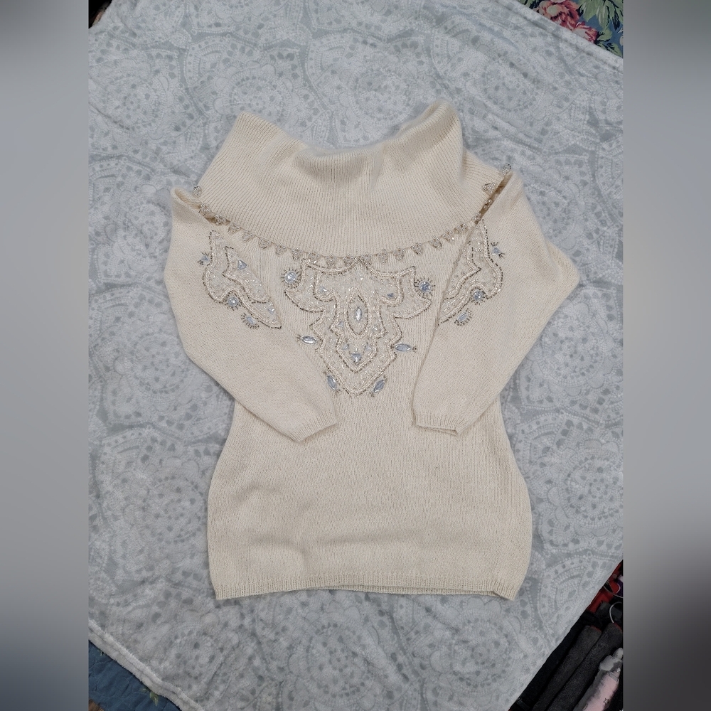 Vtg I.B. Diffusion Embellished Sweater M Beads Pearl Braid  58% Silk 10% angora